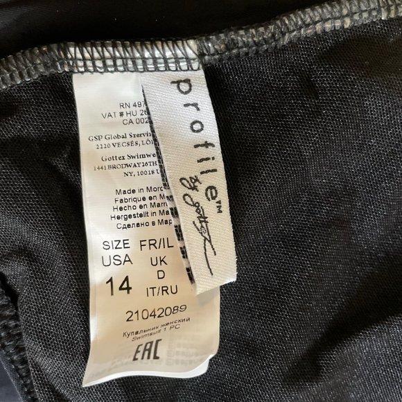 Profile by Gottex Dotty Black and White Underwire V-Neck One Piece Swimsuit - Picture 5 of 6